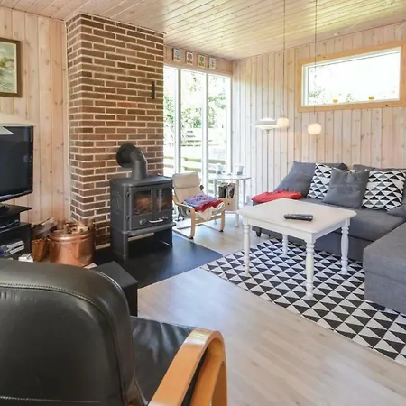 3 Bedroom Gorgeous In Σπίτι διακοπών *